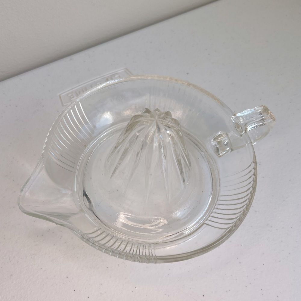 Vintage Federal Clear Depression Glads 6” x 4” Hand Citrus Juicer
